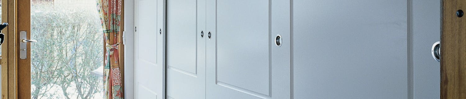 Skyvedører fra gulv til himling